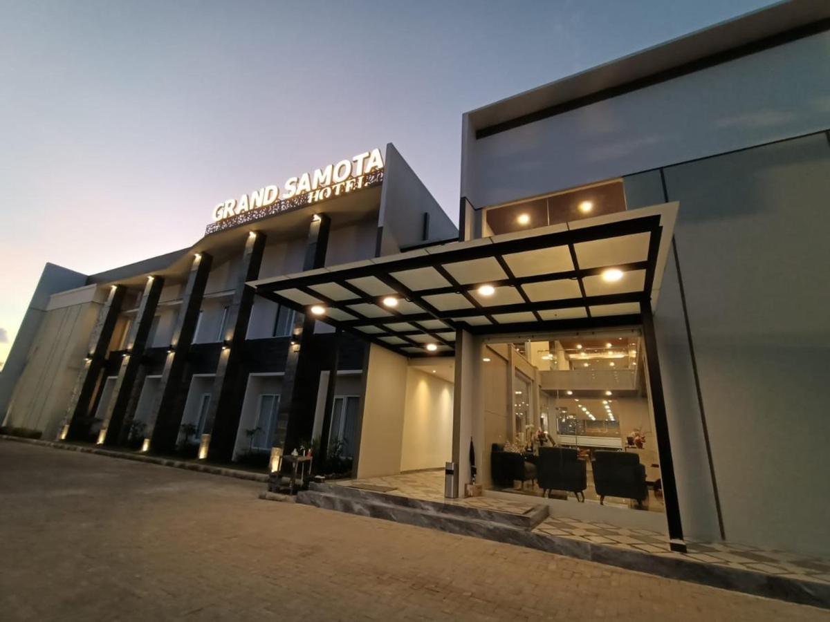 Grand Samota Hotel Sumbawa Exterior photo