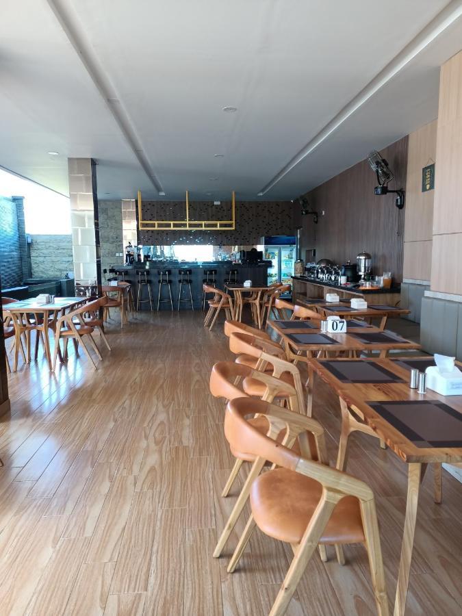 Grand Samota Hotel Sumbawa Exterior photo